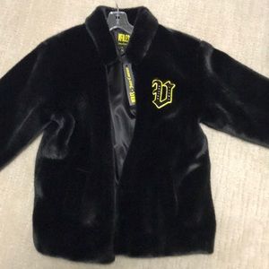 Juicy Couture V files faux fur coat